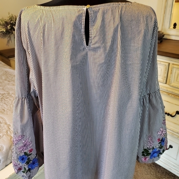 Liz Claiborne Floral Embroidered Balloon Sleeve Blouse Sz XL - Picture 3 of 16